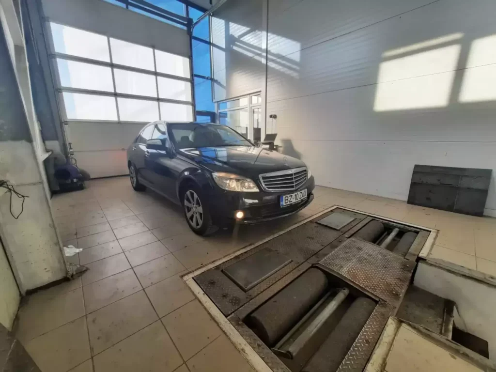 Atelierul Auto Gan Tires — vedere interioară