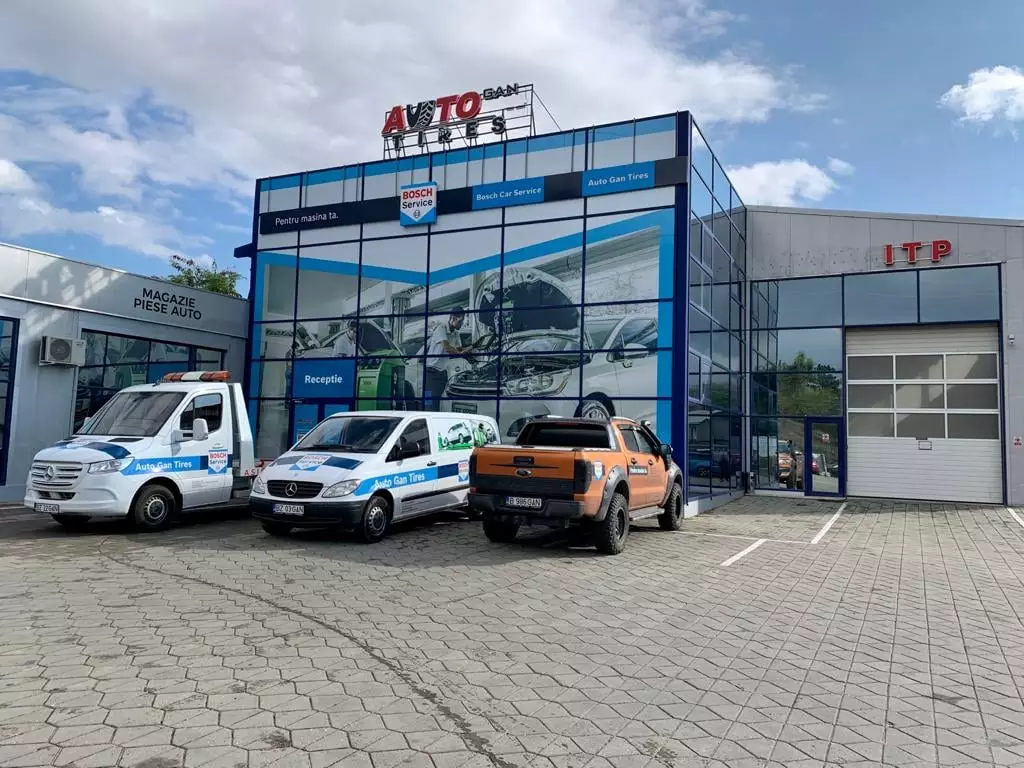Exteriorul service-ului Auto Gan Tires din Mărăcineni, Buzău
